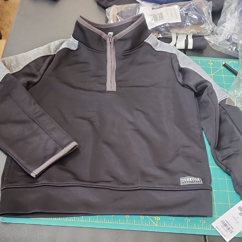 Nwt Sz 7 OshKosh B'gosh Black & Gray Quarter-Zip Pullover